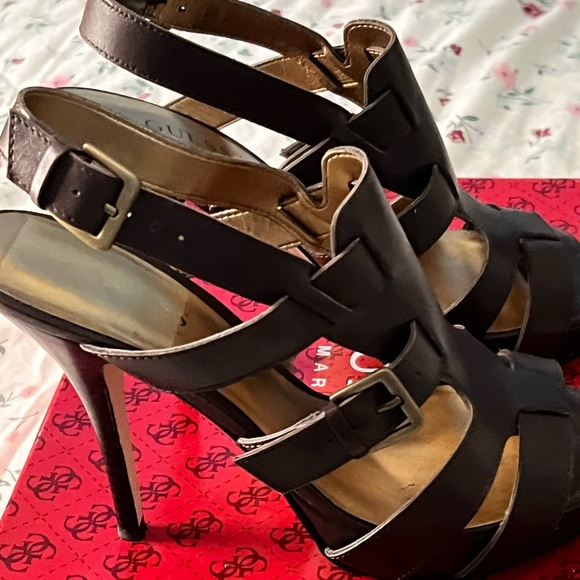 GUESS - Picture 2 of 5